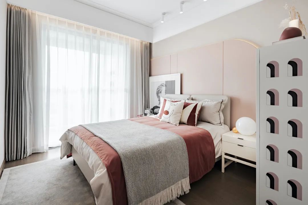 現(xiàn)代摩登風格室內(nèi)設計家裝案例-客臥 現(xiàn)代摩登風格室內(nèi)設計家裝案例-客臥