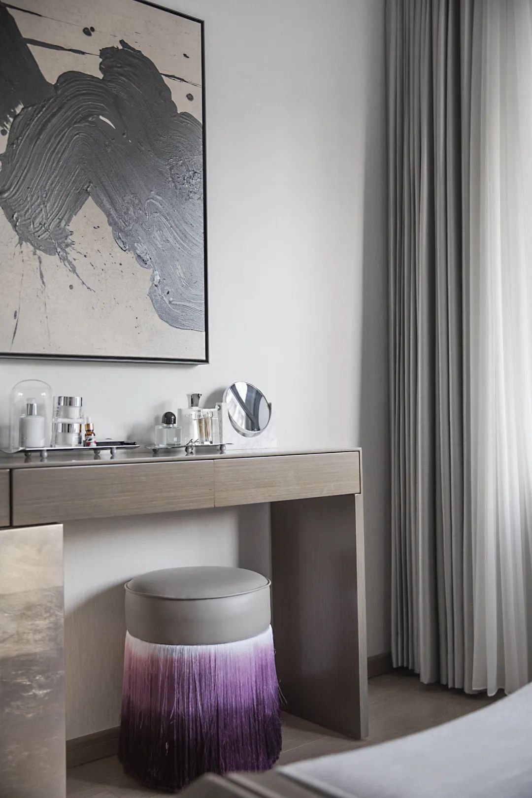 現(xiàn)代簡約風(fēng)格室內(nèi)設(shè)計(jì)家裝案例-梳妝臺(tái) 現(xiàn)代簡約風(fēng)格室內(nèi)設(shè)計(jì)家裝案例-梳妝臺(tái)