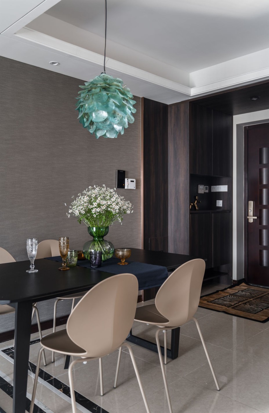現(xiàn)代簡(jiǎn)約風(fēng)格室內(nèi)家裝案例效果圖-餐廳 現(xiàn)代簡(jiǎn)約風(fēng)格室內(nèi)家裝案例效果圖-餐廳