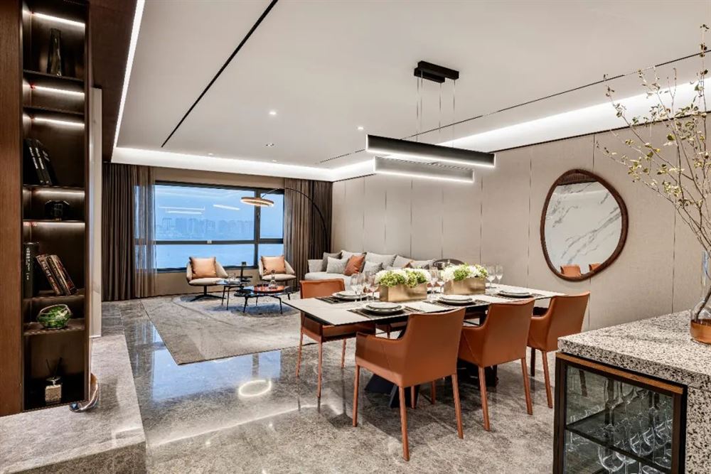 佛山市保利閱江臺現(xiàn)代簡約風(fēng)格四居室裝修案例