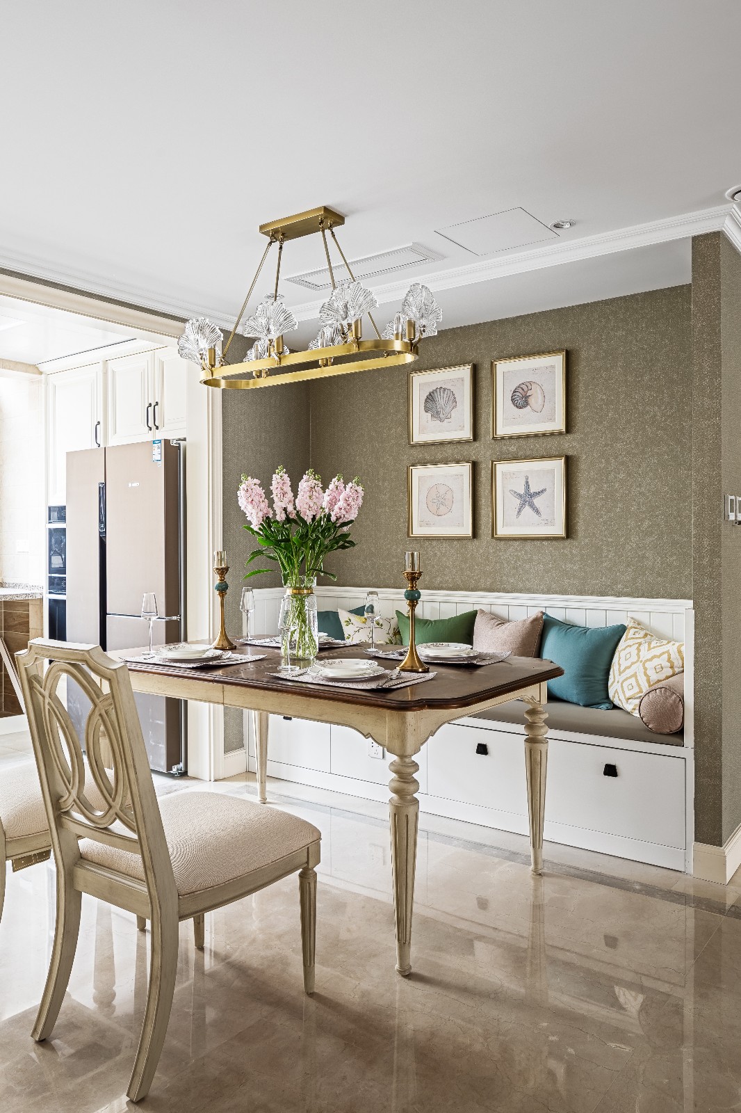 美式風(fēng)格家裝設(shè)計室內(nèi)裝修效果圖-餐廳 美式風(fēng)格家裝設(shè)計室內(nèi)裝修效果圖-餐廳