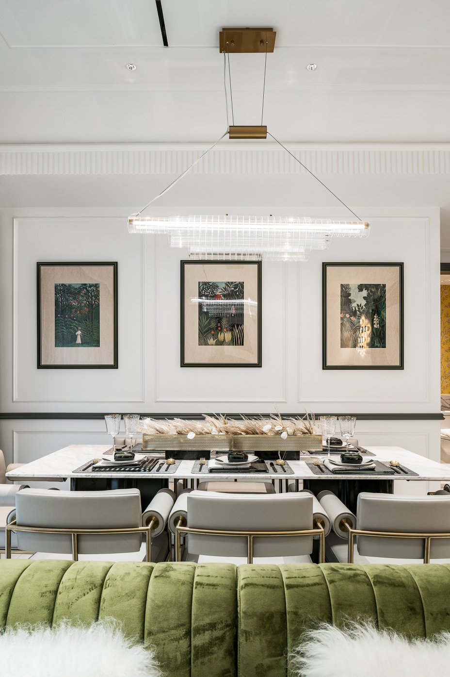 歐式輕奢風(fēng)格家裝設(shè)計(jì)室內(nèi)裝修效果圖-餐廳 歐式輕奢風(fēng)格家裝設(shè)計(jì)室內(nèi)裝修效果圖-餐廳