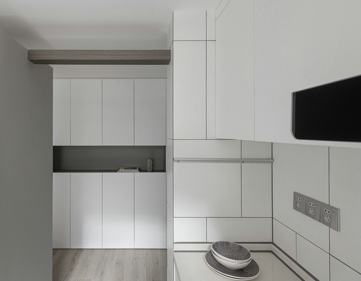 現(xiàn)代極簡風(fēng)格室內(nèi)設(shè)計家裝案例-玄關(guān) 現(xiàn)代極簡風(fēng)格室內(nèi)設(shè)計家裝案例-玄關(guān)