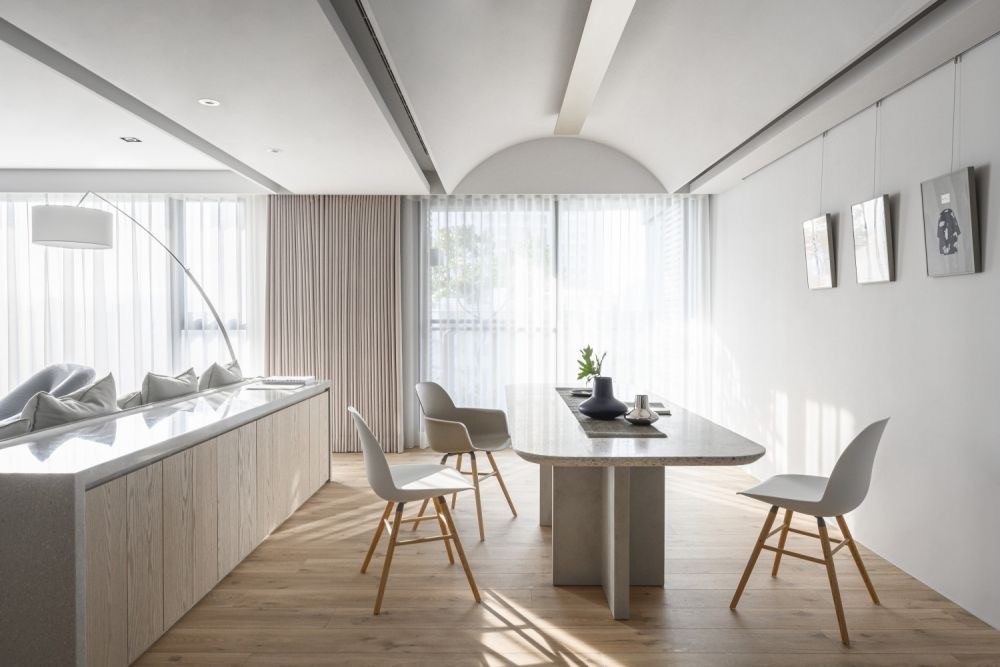 原木米白簡(jiǎn)約風(fēng)格室內(nèi)家裝案例效果圖-餐廳 原木米白簡(jiǎn)約風(fēng)格室內(nèi)家裝案例效果圖-餐廳