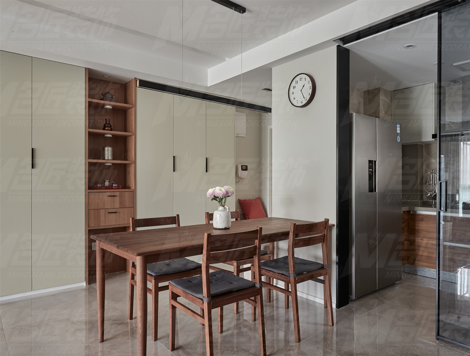 現(xiàn)代簡約風格家裝設計室內裝修效果圖-餐廳 現(xiàn)代簡約風格家裝設計室內裝修效果圖-餐廳