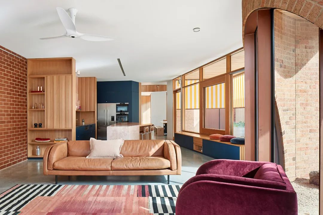 佛山裝修公司歐式風(fēng)格別墅裝修效果圖-客廳 佛山裝修公司歐式風(fēng)格別墅裝修效果圖-客廳