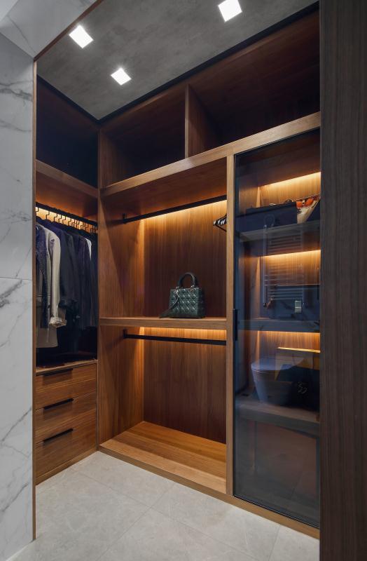 現(xiàn)代簡約風格室內(nèi)家裝案例效果圖-衣帽間 現(xiàn)代簡約風格室內(nèi)家裝案例效果圖-衣帽間