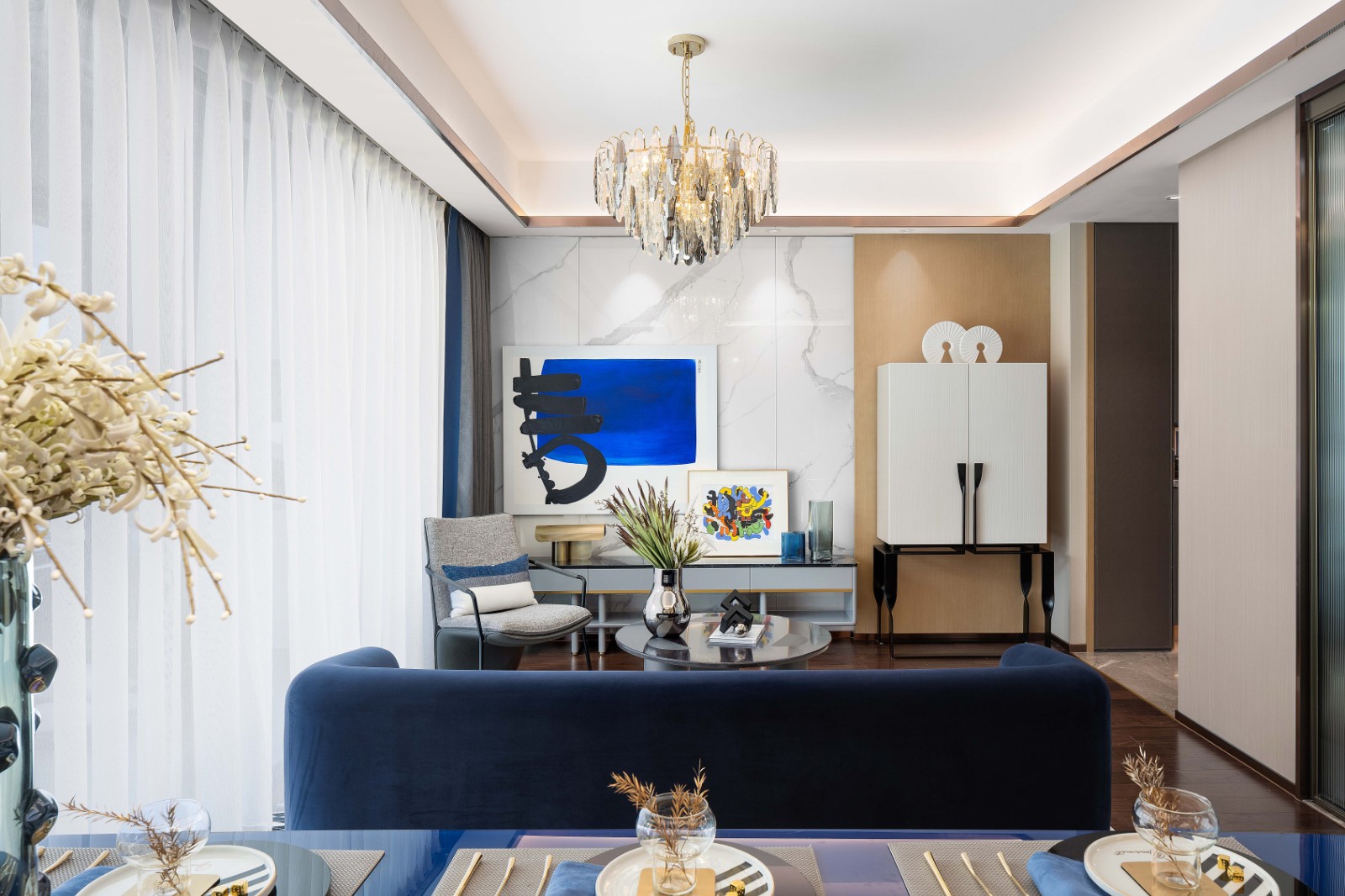 包豪斯風(fēng)格室內(nèi)設(shè)計(jì)家裝案例-客廳沙發(fā)茶幾 包豪斯風(fēng)格室內(nèi)設(shè)計(jì)家裝案例-客廳沙發(fā)茶幾