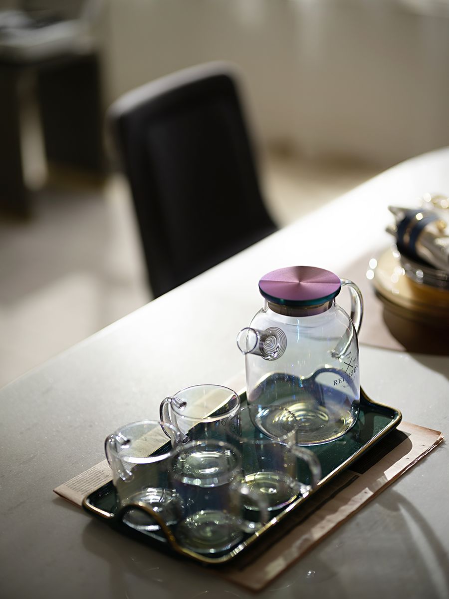 都市輕奢風格室內(nèi)裝修-餐桌