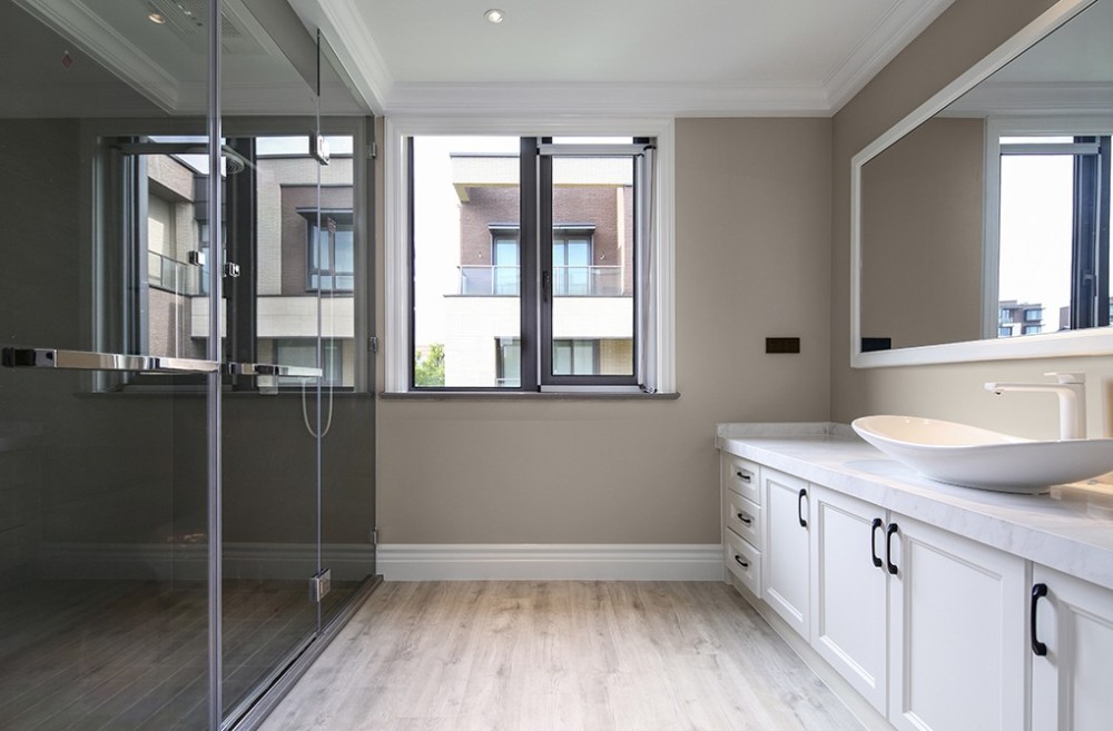 現(xiàn)代美式風格別墅家裝案例效果圖-衛(wèi)生間 現(xiàn)代美式風格別墅家裝案例效果圖-衛(wèi)生間