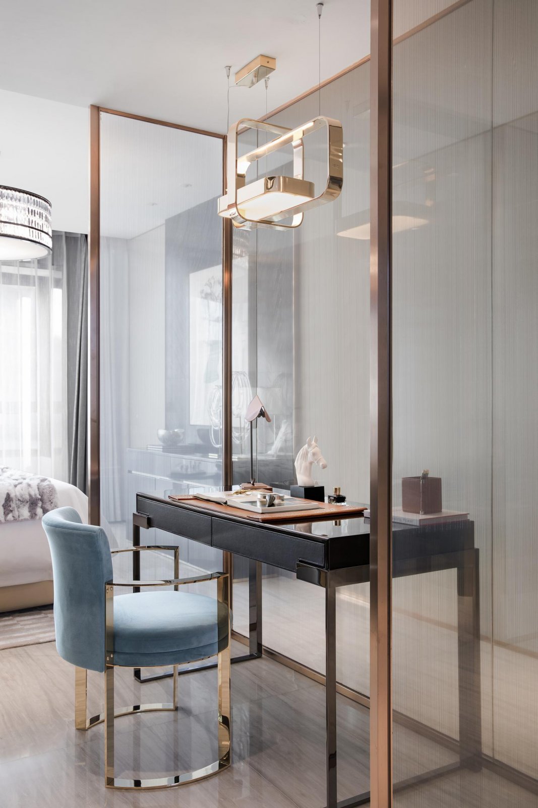 歐式輕奢風(fēng)格室內(nèi)設(shè)計(jì)家裝案例-梳妝臺(tái) 歐式輕奢風(fēng)格室內(nèi)設(shè)計(jì)家裝案例-梳妝臺(tái)