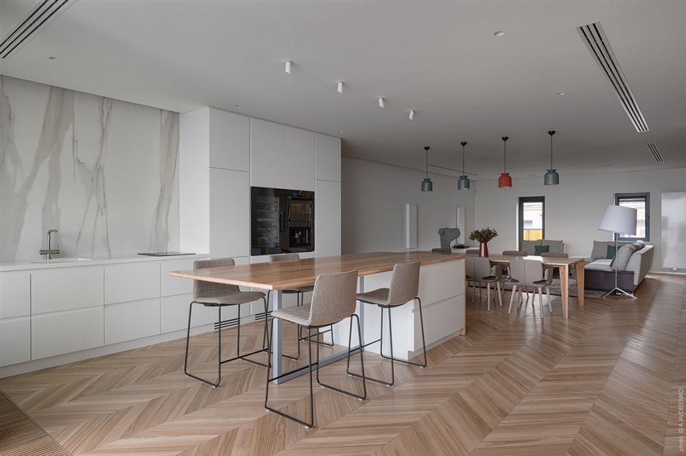 江門市伯爵半島現(xiàn)代簡約風格三居室裝修案例