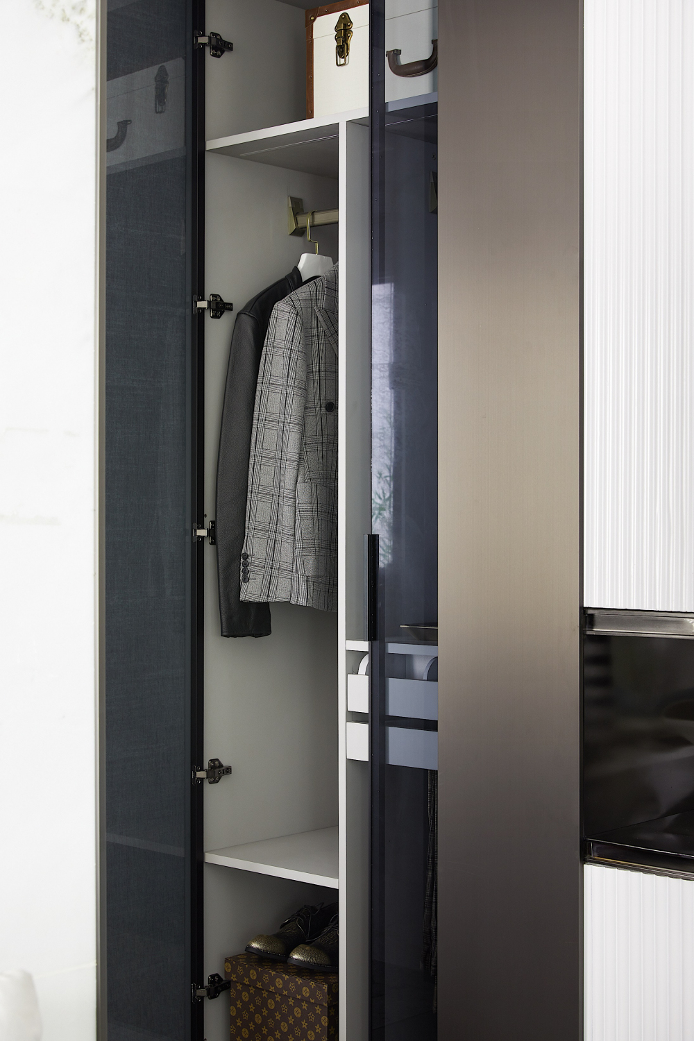 簡歐輕奢風格室內家裝案例效果圖-臥室衣柜 簡歐輕奢風格室內家裝案例效果圖-臥室衣柜