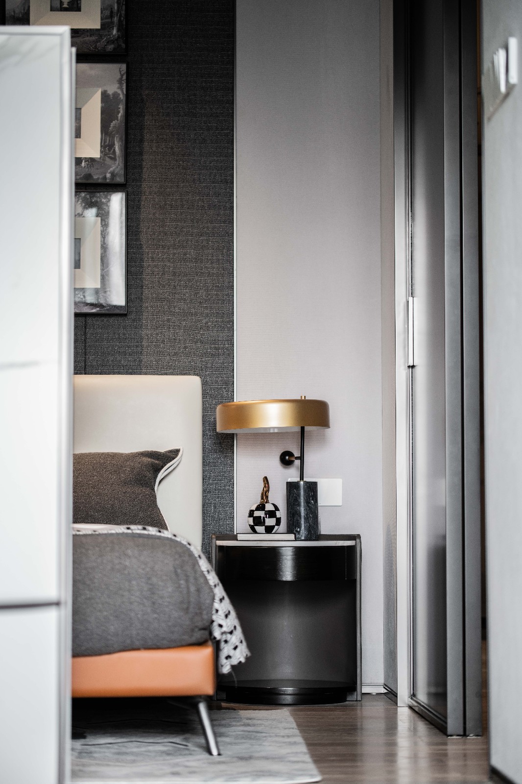 輕奢風格家裝設(shè)計室內(nèi)裝修效果圖-臥室 輕奢風格家裝設(shè)計室內(nèi)裝修效果圖-臥室