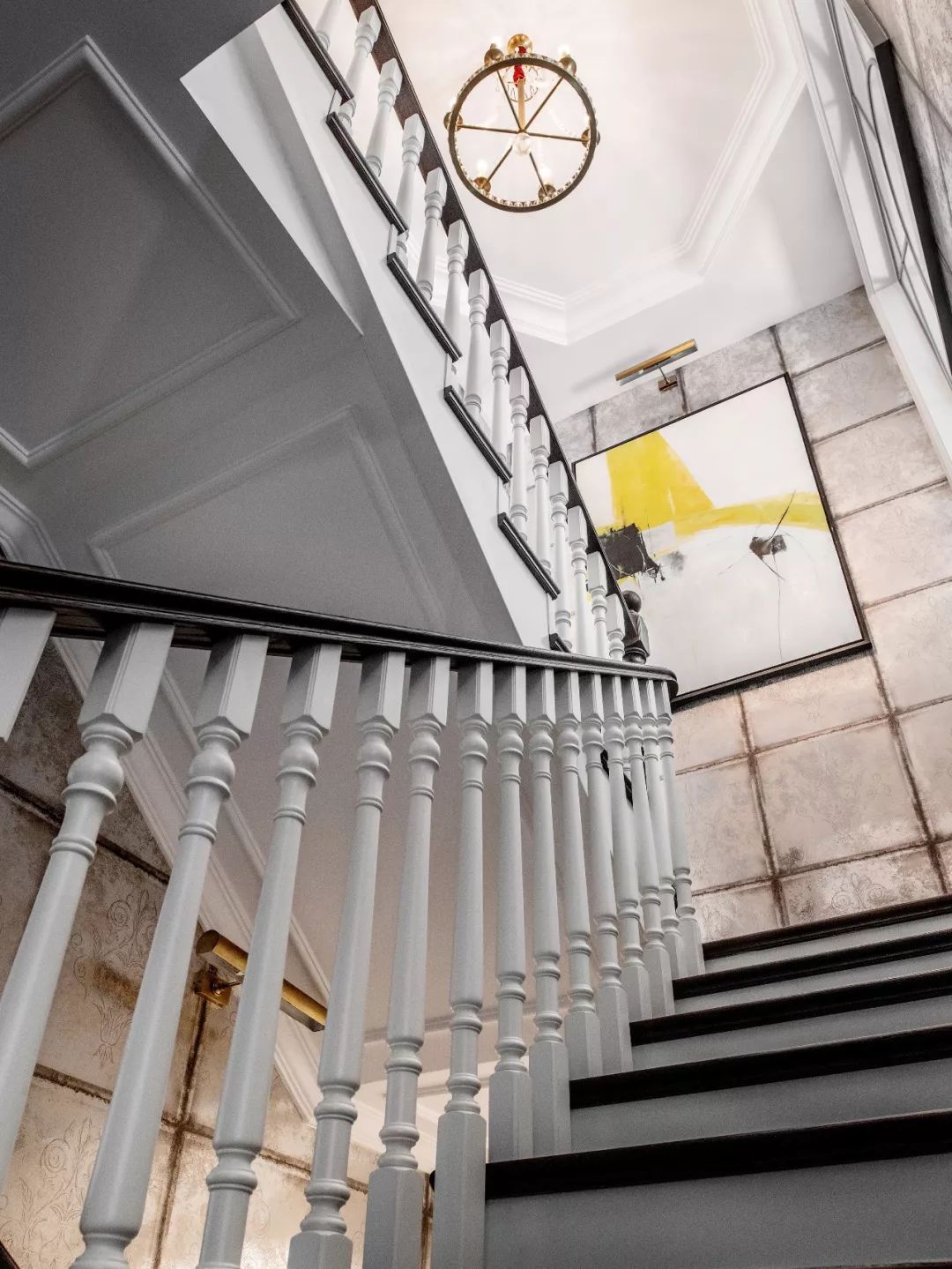 法式輕奢風(fēng)格{家裝設(shè)計別墅裝修效果圖-樓梯 法式輕奢風(fēng)格{家裝設(shè)計別墅裝修效果圖-樓梯