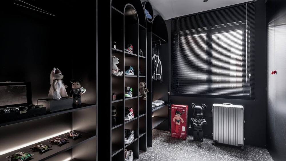 現(xiàn)代極簡風(fēng)格室內(nèi)家裝案例效果圖-衣帽間 現(xiàn)代極簡風(fēng)格室內(nèi)家裝案例效果圖-衣帽間