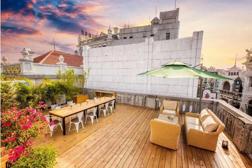 海口市江畔人家現(xiàn)代風(fēng)格辦公空間裝修案例